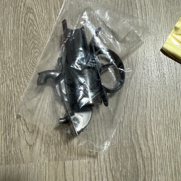 Vintage Avon Philadelphia Derringer Decanter Light Musk Aftershave - Picture 6 of 12